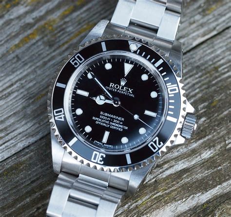 rolex 14060m seriale v|rolex submariner 14060 vs 14060m.